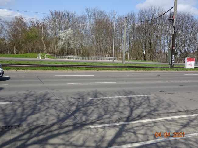 Nikolai - E.- Bersarin Brücke / Wuhle rechts im Bild