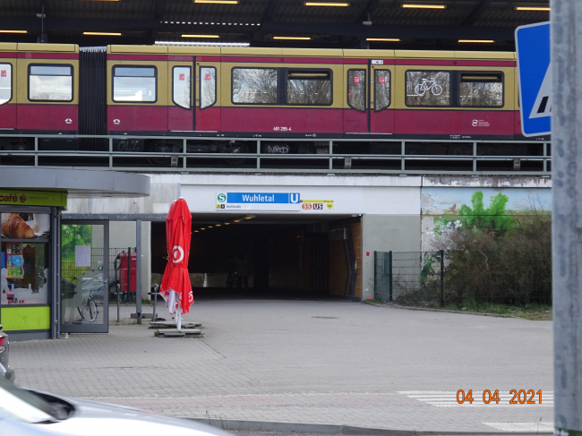 EÜ Strecke Berlin - Strausberg - Küstrin u. U Bahn Linie 5 Hönow - Hauptbahnhof / Zugang Bf. Wuhleta