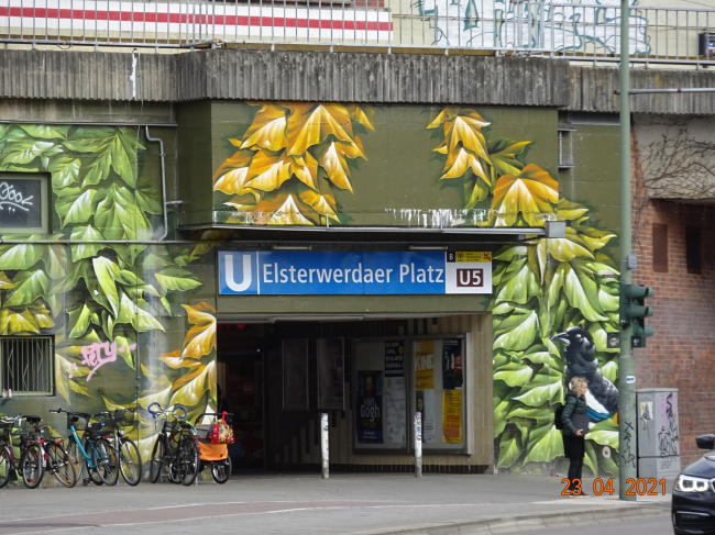 EÜ Strecke U 5 stadteinwärts / Zu- und Durchgang Bf. Elsterwerdaer Platz