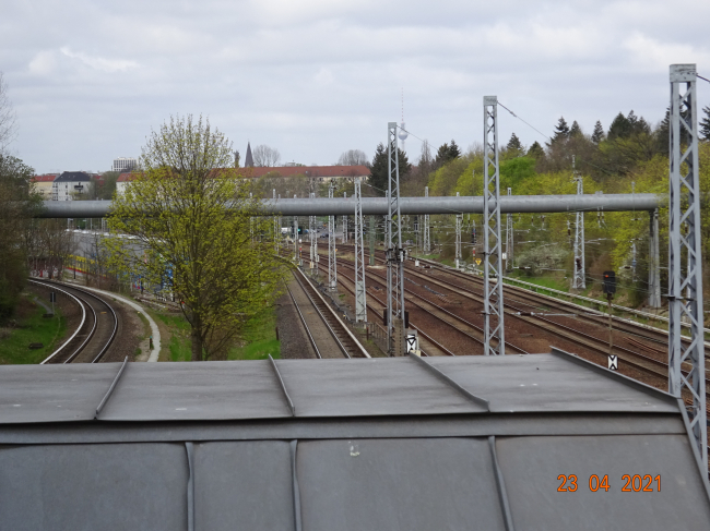 Rohrbrücke westl. der Rhinstr.- Brücke