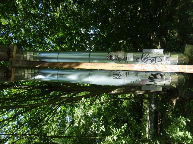 Heizrohrbrücke ( Ausdehner) über Wartungsweg