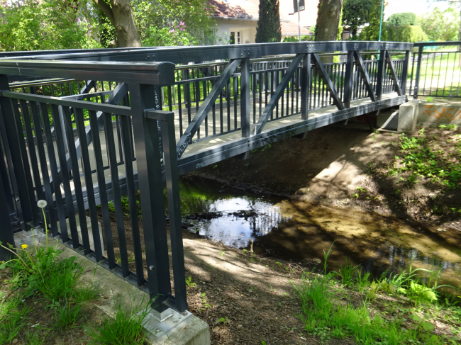 Fußwegbrücke an der Eisenbahnstraße / Panke