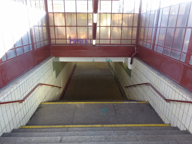 EÜ Strecke Berlin - Erkner - Frankfurt Oder - Warschau / Zugang S- Bf. Hirschgarten