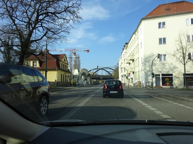 Eisenbahn der Strecke Berlin - Potsdam - Magdeburg / B1 Zeppelinstraße