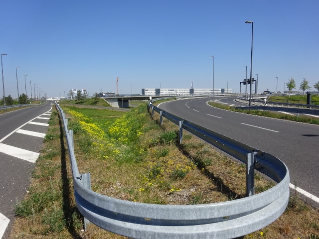 Schönrefelder Alleebrücke / Hugo - Junkers Ring