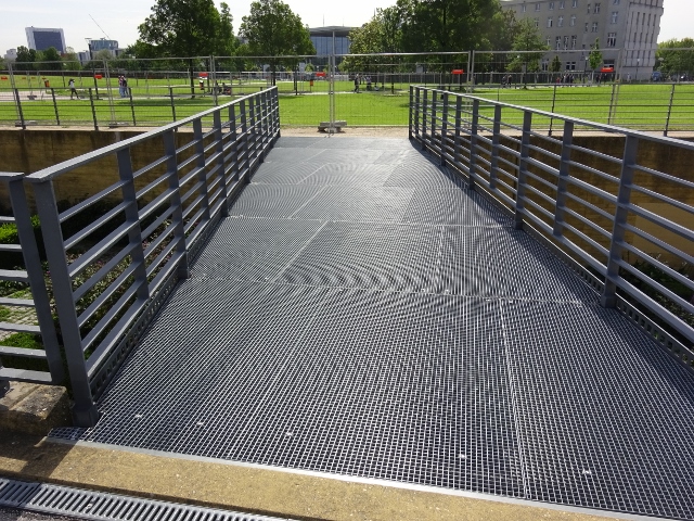 nordöstliche Brücke Spreebogenpark