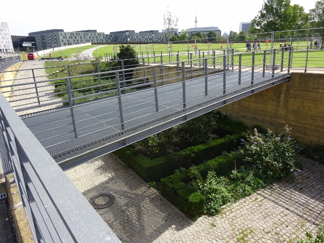 nordöstliche Brücke Spreebogenpark
