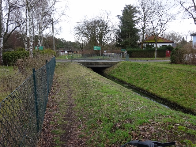Straßenbrücke Stechapfelweg / Plumpengraben
