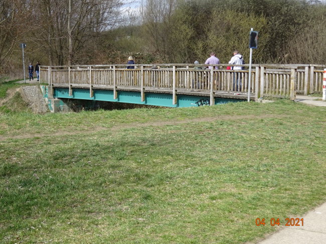 Fußwegbrücke Kummerower Ring - Rohrbruchpark / Wuhle