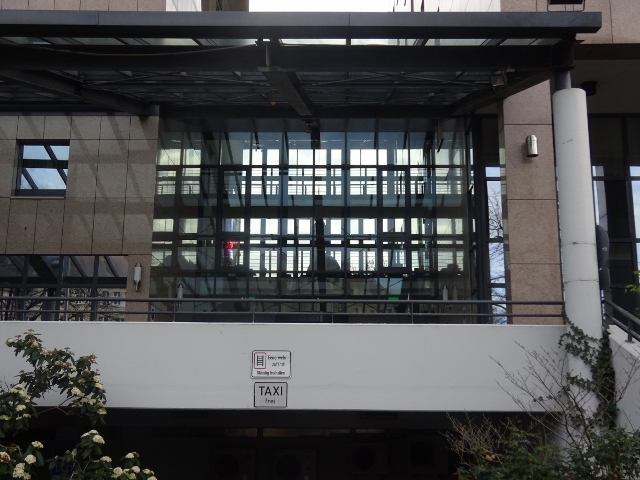 Fußwegbrücke 1. Etage / Saalzugang im Hotel Estrel