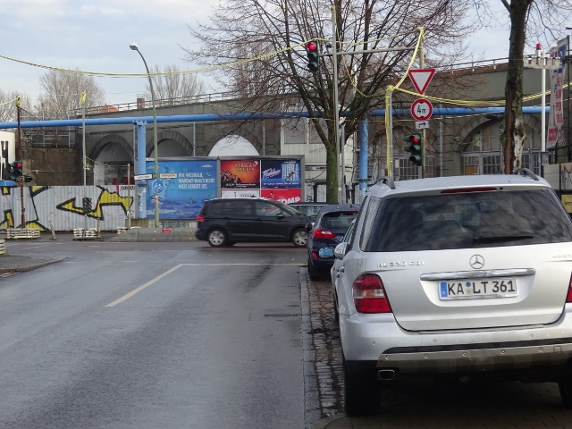 EÜ Berliner Ringbahn / Kiefholzstraße, Brückenteil von der alten Brücke wurden übernommen und eingegliederte