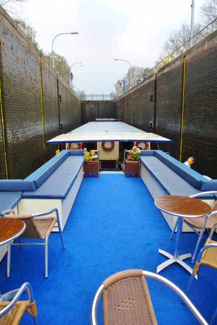 In der Schleuse, Blick auf die Brücke