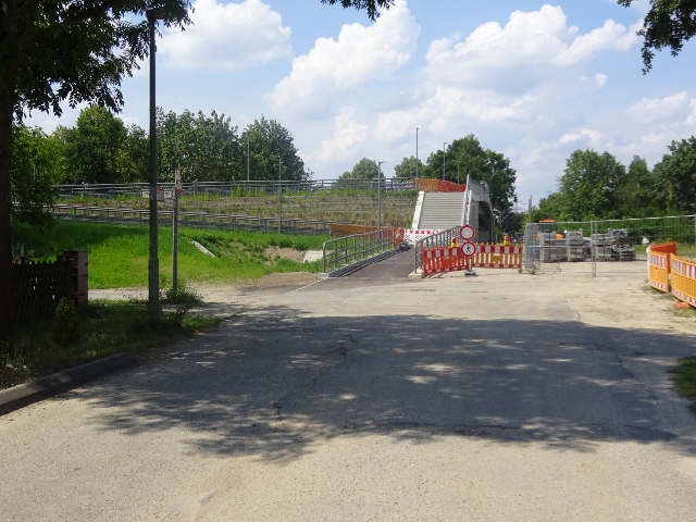 Fußgängerbrücke Waldbacher Weg / EU 1 Gleis am Biesdorfer Kreuz