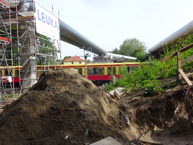 Neue Heizleitungsbrücke / EU Strecke Berlin - Strausberg - Küstrin