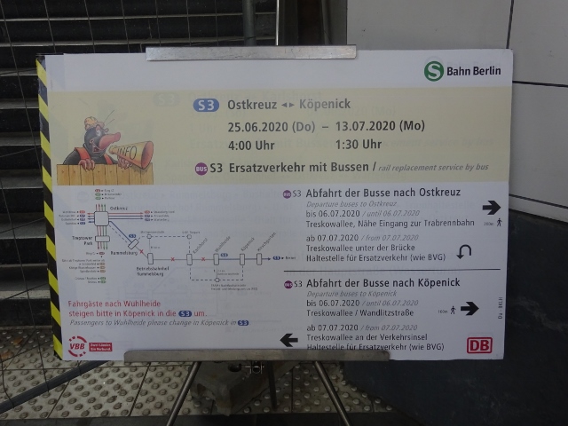 Fußwegbrücke westlich des Bf. Karlshorst über den Gleisbrücken in Höhe Bahnsteig