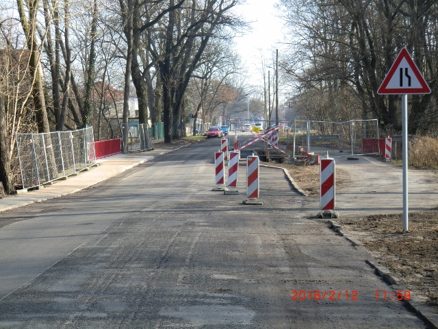 Neue Berliner Straßenbrücke / Erpe , Neuenhagener Mühlenfließ, links im Bild