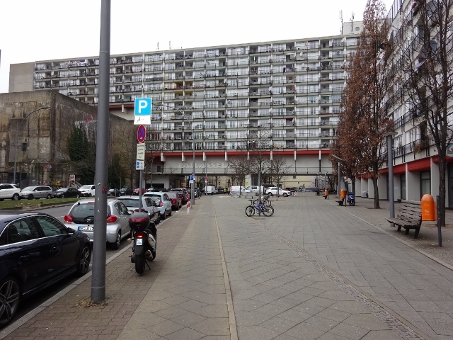 Hochbunkerbrücke / Pallasstraße