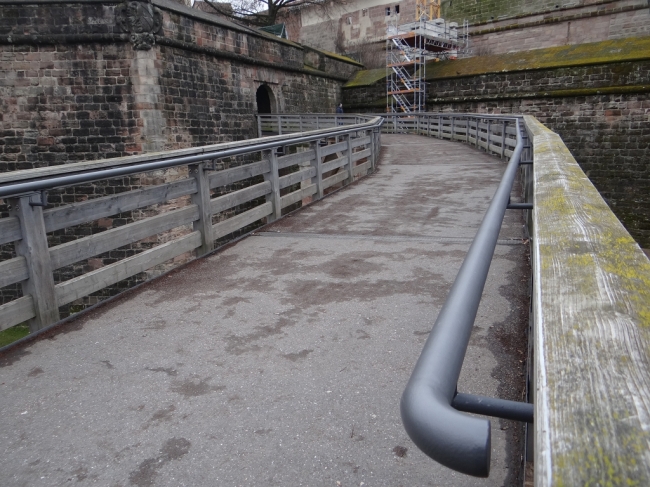 Nürnberg - Aufgang zur Brücke an der Burg