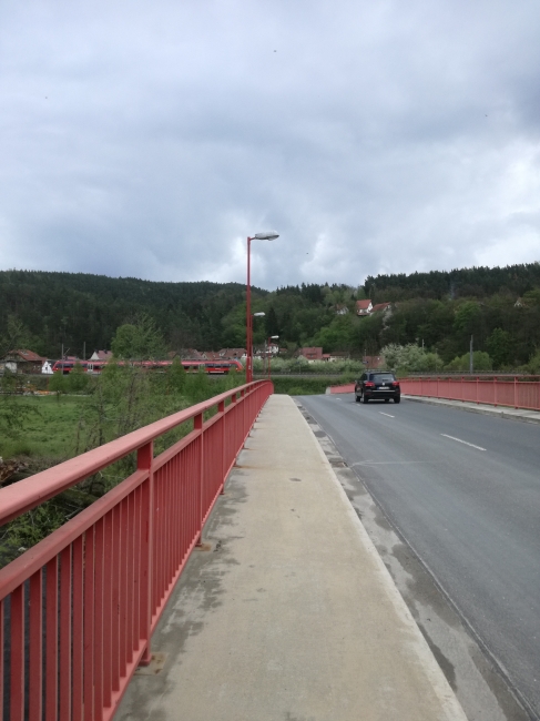 B85 Straßenbrücke / Saale