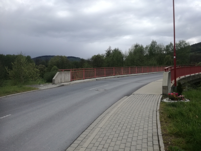 B85 Straßenbrücke / Saale