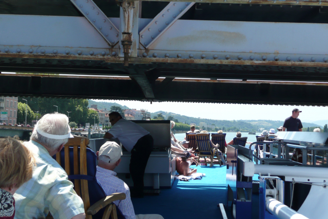 Unter der alten Hängebrücke von Vienne