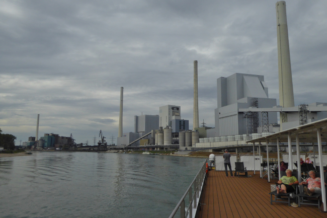 Zufahrt zur Rheinfähre