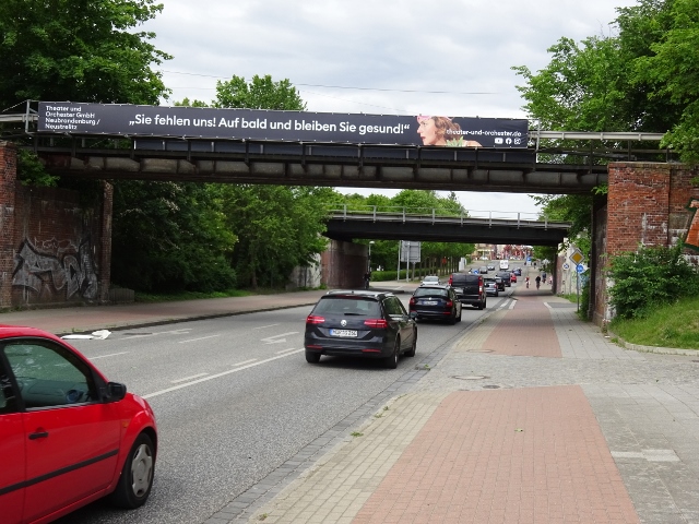 EÜ Strecke Feldberg - Neustrelitz - Woldegk / Strelitzer Chaussee, im Bildvordergrund