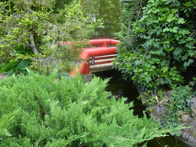Fußwegbrücke Nord Mannheimer Straße / Kunstwasserlauf