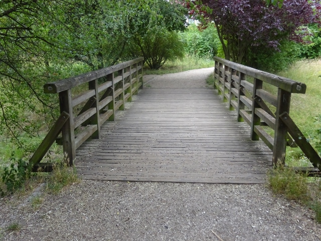 Fußwegbrücke Am Lupienenfeld - Reißiger Straße / Grünanlage