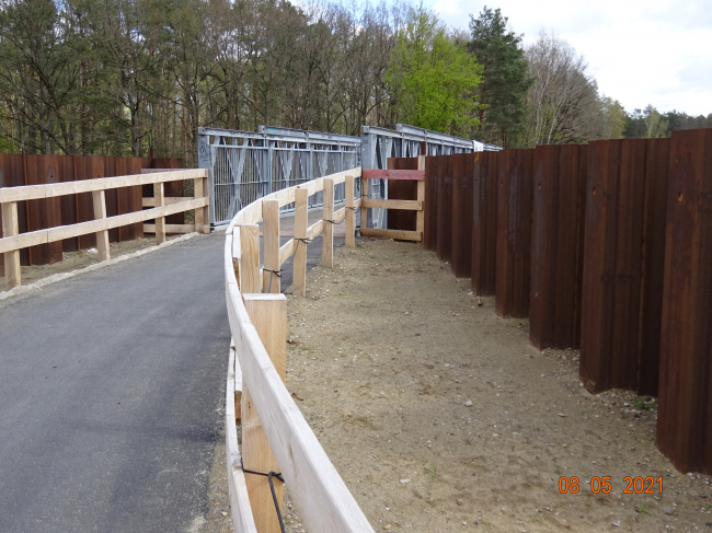 Fußwegbrücke am Rand der Fichtealleebrücke BAS 42127