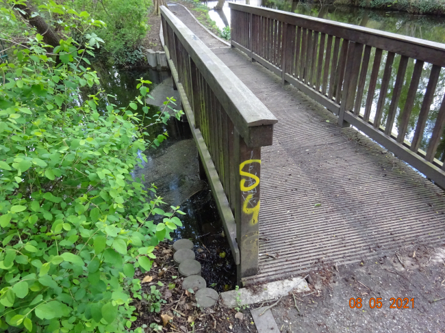 Fußwegbrücke / Briesezulaufgraben