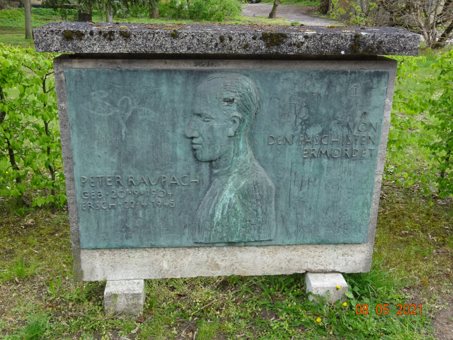 Hauptstraßenbrücke / Briese ----- am Peter Raupach Denkmal