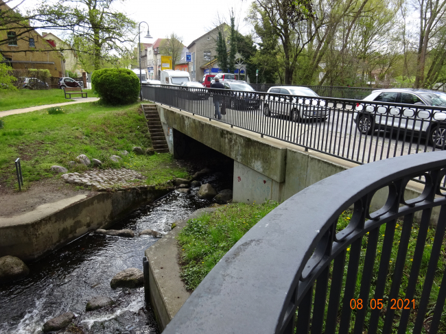 Hauptstraßenbrücke / Briese ----- am Peter Raupach Denkmal l