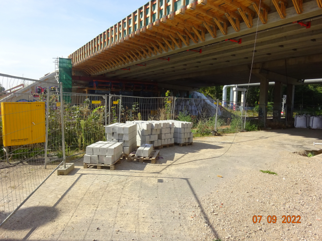 Neue Blumberger Dammbrücke / EU Strecke Berlin - Strausberg - Kostrzyn in Polen, im Vordergrund