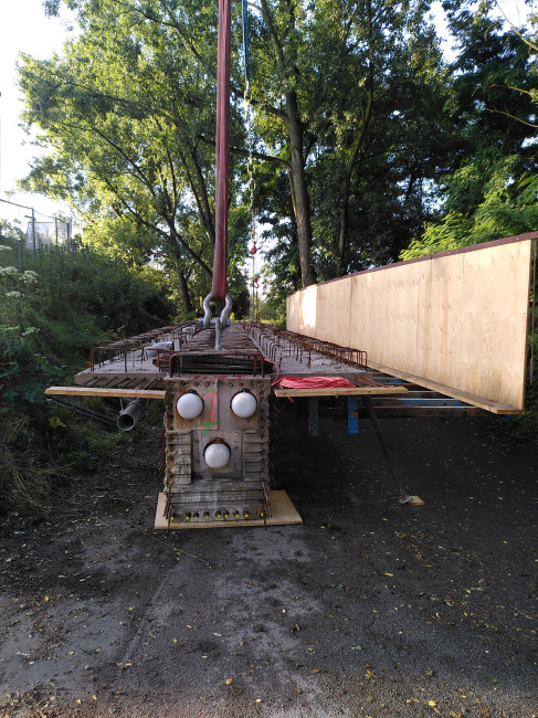 Spannbetonträger vor dem Einbau