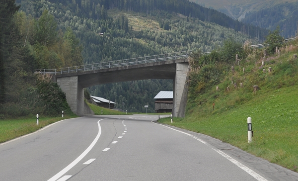 Eisenbahnüberführung