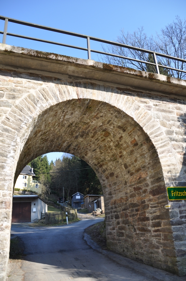 Steinbogenbrücke