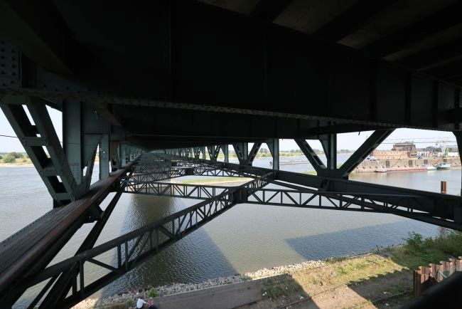 Brückenbesichtigung mit Strassen.NRW: Fahrt mit dem Besichtigungswagen