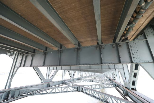 Brückenbesichtigung mit Strassen.NRW: Fahrt mit dem Besichtigungswagen