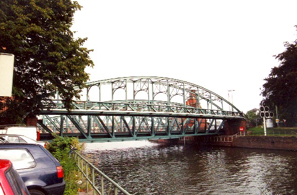 BAS 4883 vorne und BAS4882 hinten