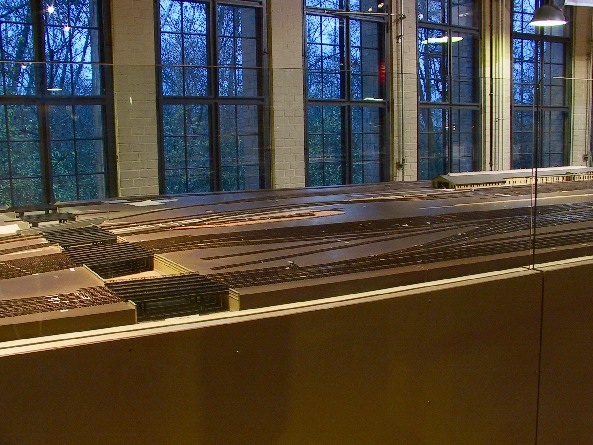 Das Modell des Anhalter Bahnhofs im Museum für Verkehr und Technik in der Bauphase