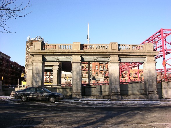 Eingangsbereich auf der Manhattan-Seite