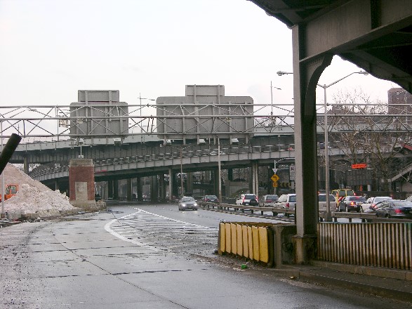 Vorlandbrücke auf der Manhattan-Seite