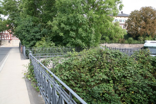 seitliche Aufweitung, möglicherweise für ein Brückenhaus