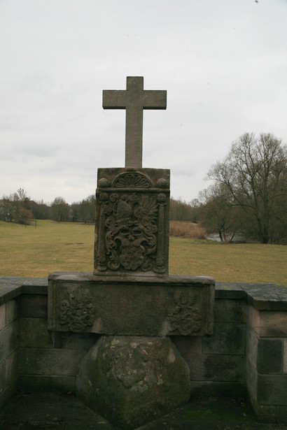 Tafel mit Inschrift ist das das einzige